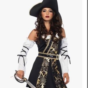 Woman’s size small Pirate costume